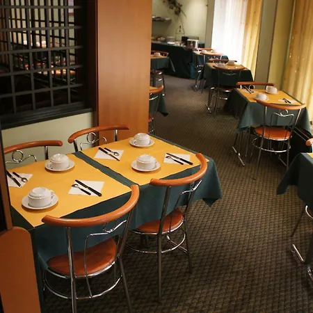 Inter-hotel Aeroport 酒店 3*