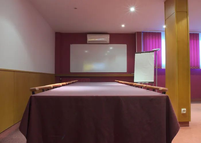 Inter-hotel Aeroport Ξενοδοχείο 3*