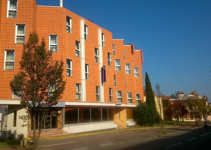 Inter-hotel Aeroport Ξενοδοχείο Τουλούζη