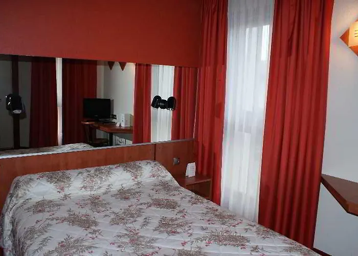 Ξενοδοχείο Inter-hotel Aeroport 3*